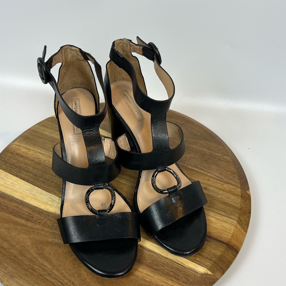 Antonio Milani leather healed sandals. Size 9. EUC.